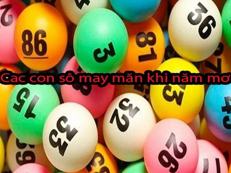 Dựa vào tình huống của giấc mơ đánh bài chọn số may mắn phù hợp