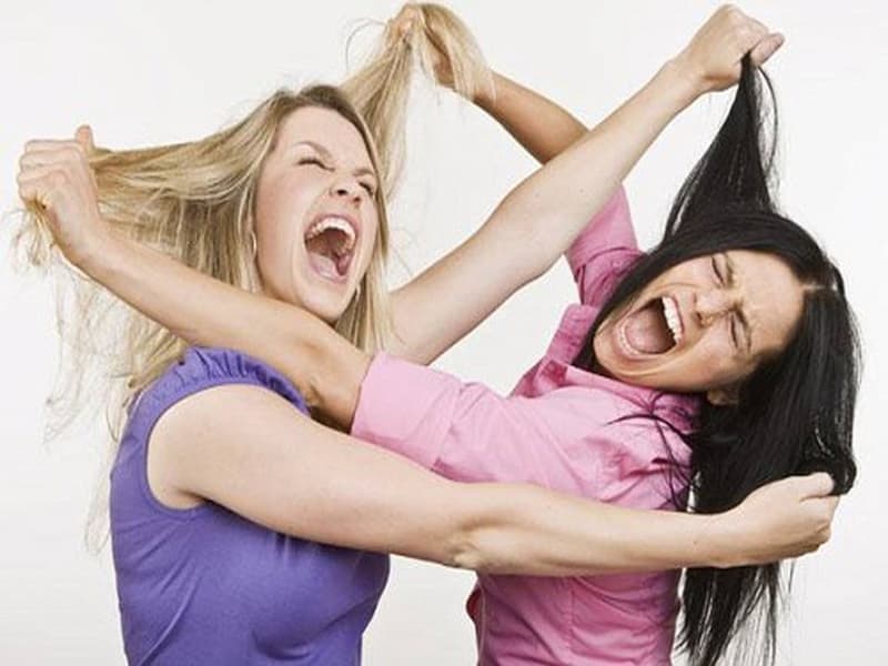 Dù là hoàn cảnh nào thì mơ thấy đánh nhau là điềm báo dữ