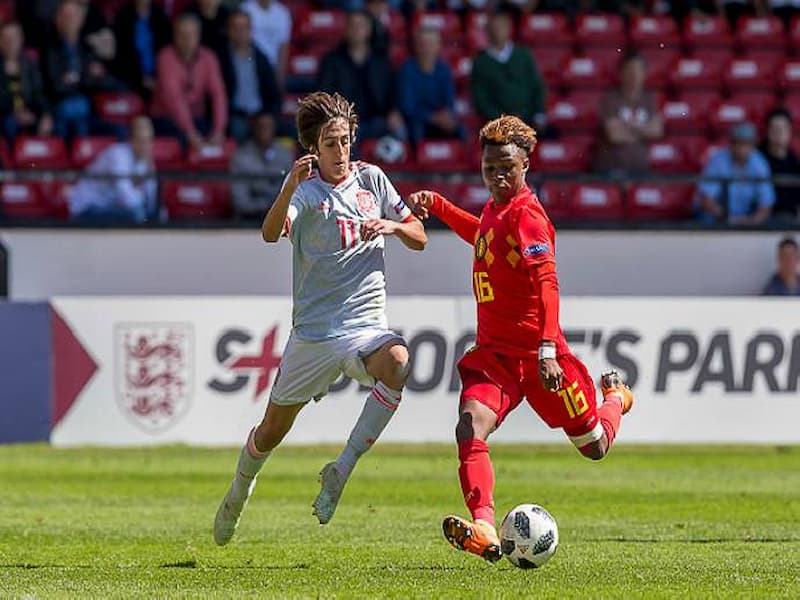 Đội bóng trẻ U21 Bỉ thi đấu với phong độ tốt