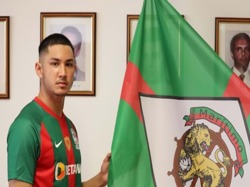 Hiện tại Bolkiah đang khoác áo thi đấu CLB ở Bồ Đào Nha