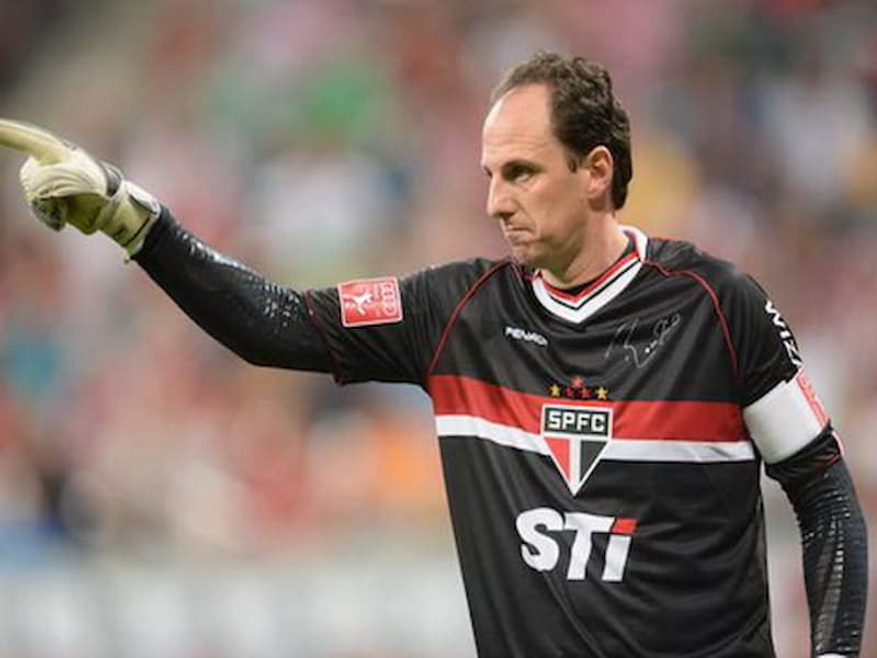 Rogerio Ceni là thủ môn có nhiều bàn thắng nhất thế giới
