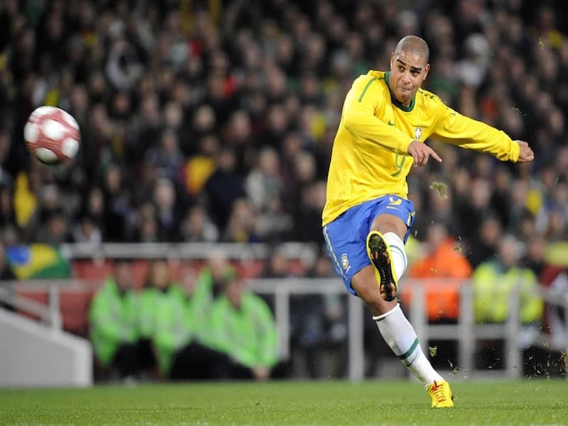 Chân sút mệnh danh Hoàng đế Adriano
