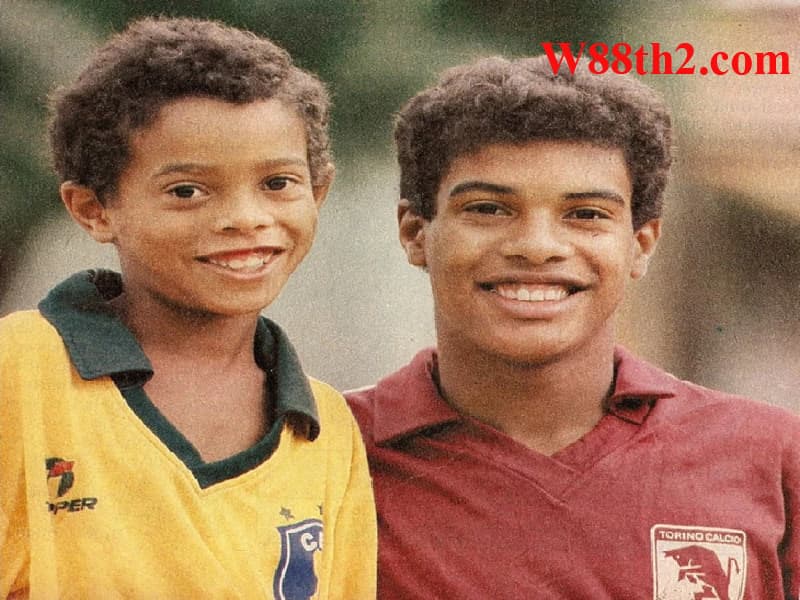 Ronaldinho là ai Ronaldinho là ai