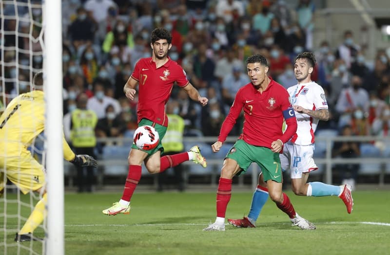 ronaldo lập hack trick ronaldo lập hack trick