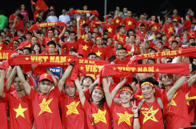 mơ thấy đá bóng Đi cổ vũ bóng đá trực tiếp tại sân